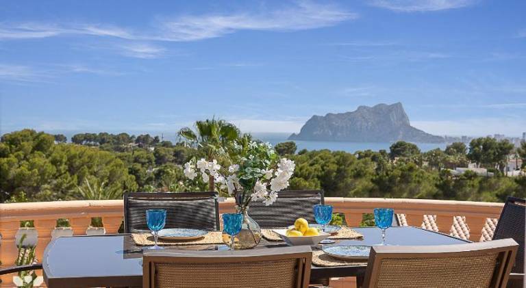 Fully equipped spacious villa with barbecue, terrace & private pool | Pets allowed in Mora