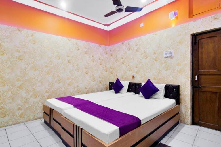 iROOMZ Hotel Anandalok