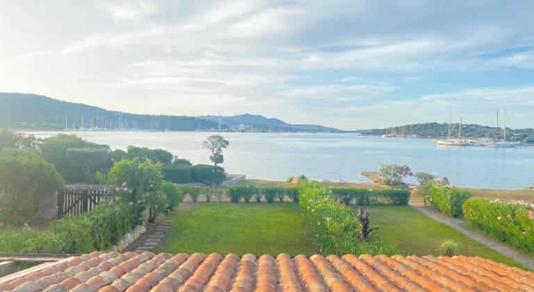 Villa with 3 rooms for 8 persons in Olbia