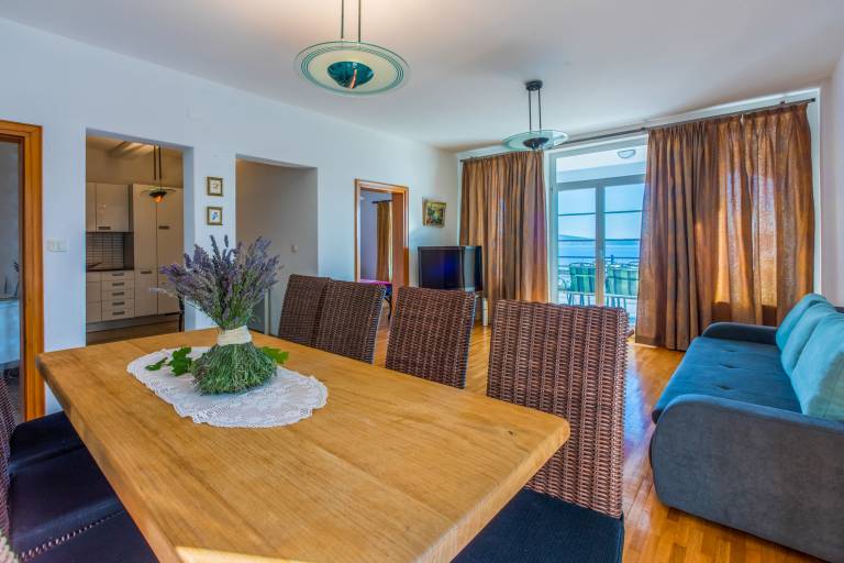 Rental apartment with 2 rooms for 6 persons — photo 4