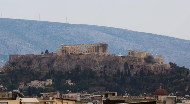 Rental apartment with patio in Athens