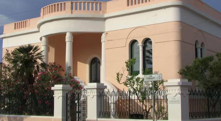 Villa with 3 rooms for 10 persons in Salve