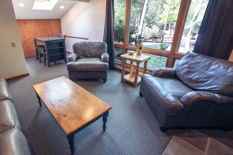 Children-friendly cabin with private pool & patio | Pet-friendly — photo 3