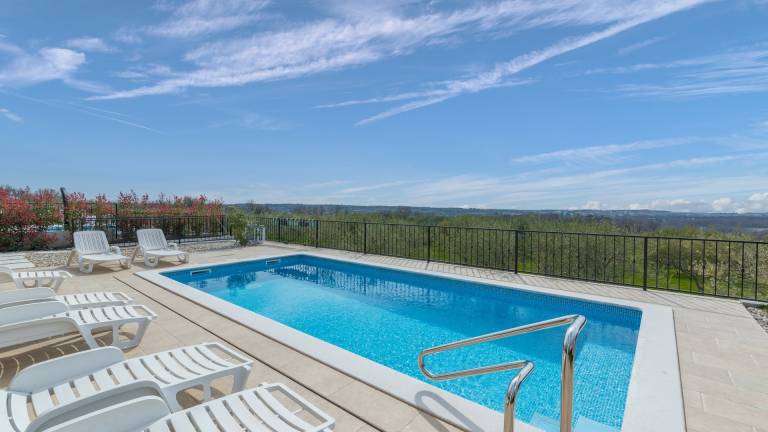 Villa with private pool, yard & grill | Sea view — photo 3