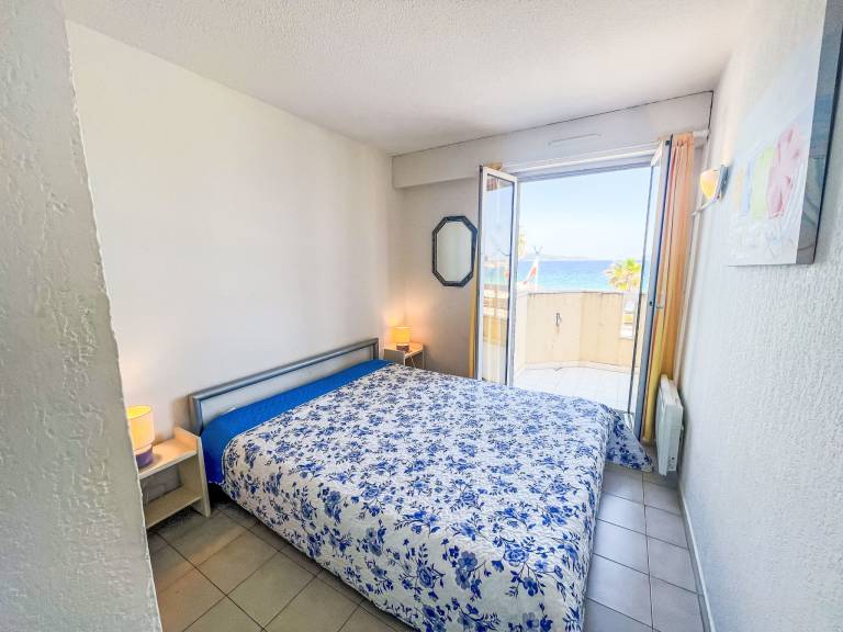 Holiday apartment with patio | Sea view — photo 3