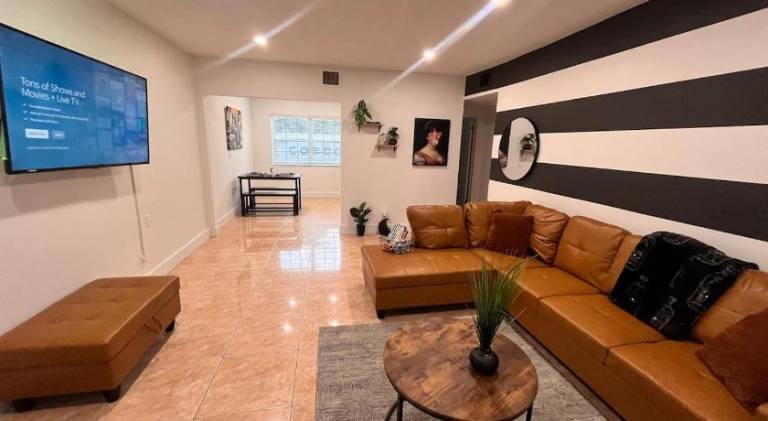 Cozy Miami Home Next to Beach & Aventura Mall — photo 5