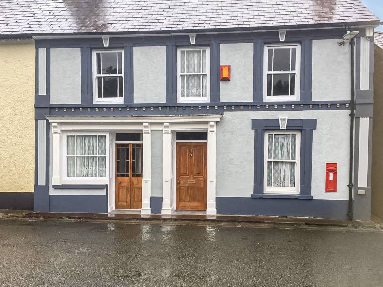 Cottage with grill & garden | River view in Carmarthen