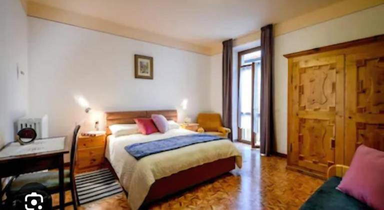 ROOMS CA' TUNIN- ideale per il Trenino Rosso- a pochi minuti a piedi dalla stazione in Tirano