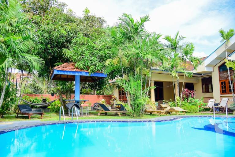 Lodge  Negombo