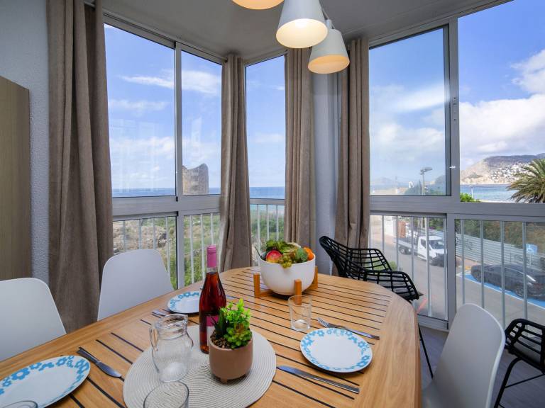 Ferienwohnung mit Pool in Calp, Costa Blanca f&uuml;r max. 4 Personen