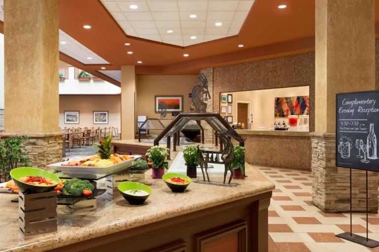 Embassy Suites by Hilton Albuquerque — photo 4