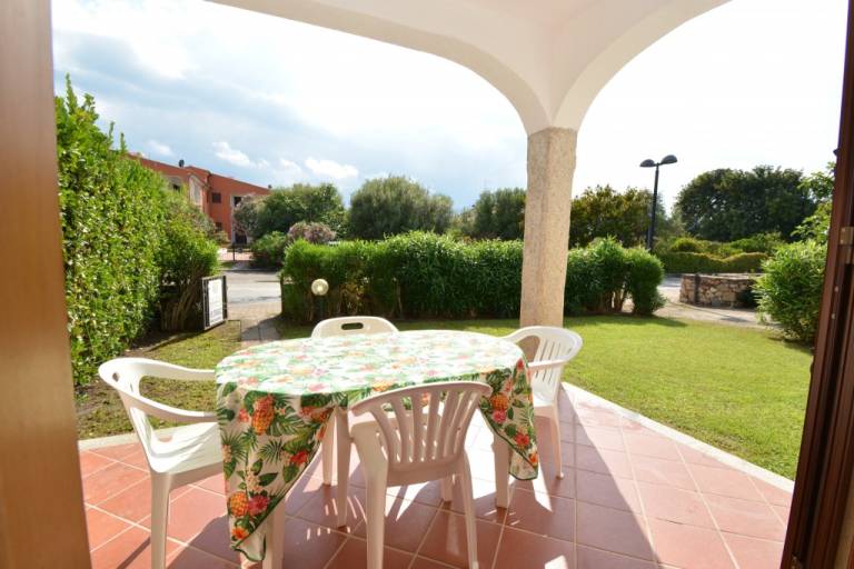Family-friendly rental apartment with yard & barbecue | Close to the beach | Pets allowed — photo 5