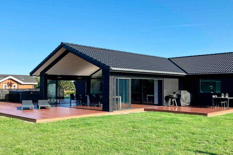 Ferienhaus in Marielyst f&uuml;r max. 14 Personen