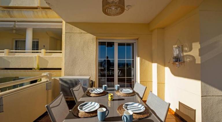 Mediterranean apt with seaview, 365-Day open pool and walking distance to the beach — photo 5