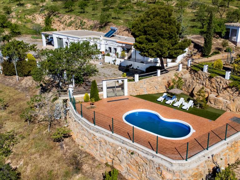 House with BBQ, private pool & terrace | Mountain view — photo 2