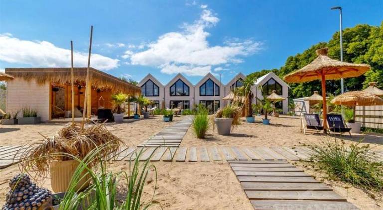 Lulu Holiday Resort domki z podgrzewanym Basenem — photo 3