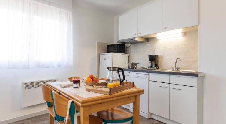 Serviced apartment with 2 rooms for 127 persons — photo 5