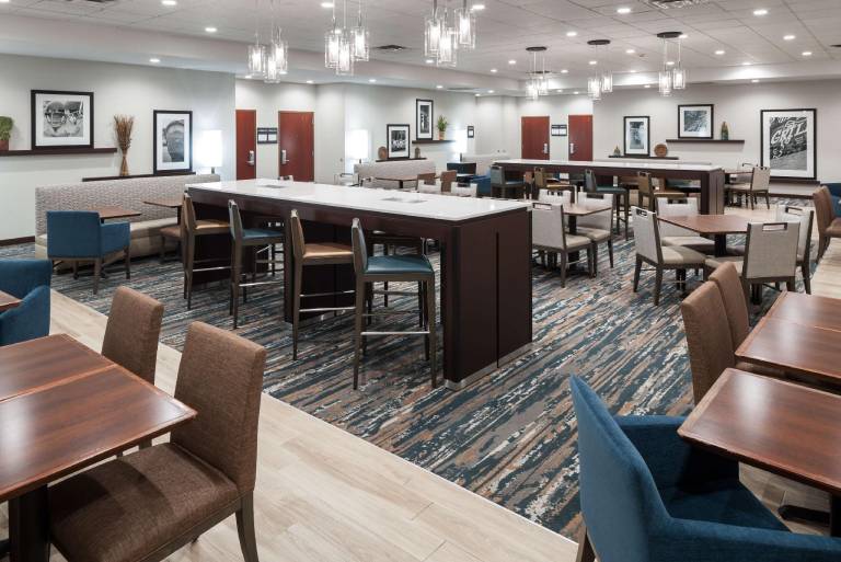 Hampton Inn St. Louis-Downtown (At the Gateway Arch) — photo 4