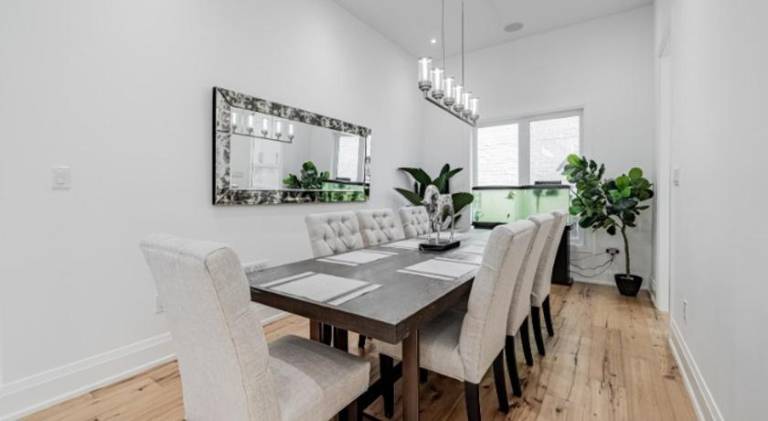 Executive Room in Toronto next to Yorkdale shopping centre