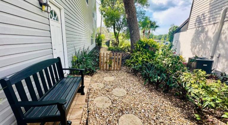 Serenity Gardens private guest suite in Historic Lutz — photo 4