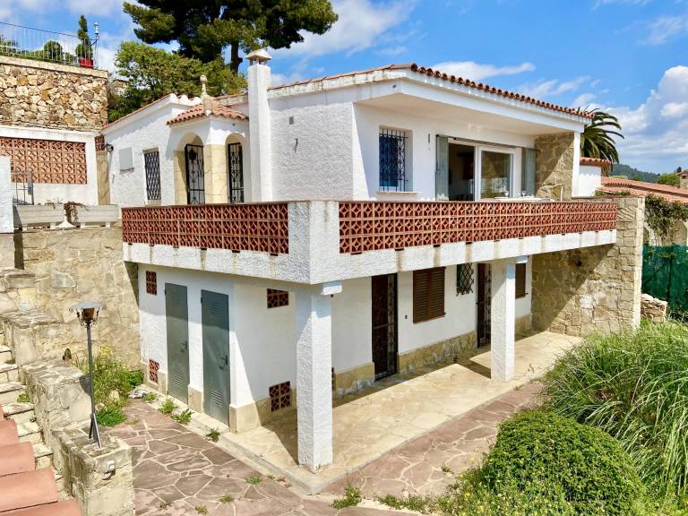 Villa with terrace, pool & grill | Sea view — photo 3