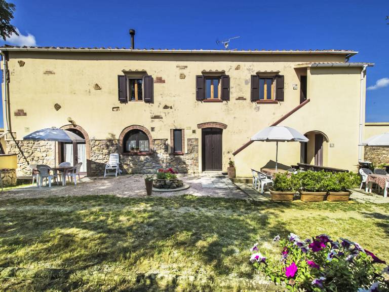 Holiday apartment with garden & pool | Dogs allowed — photo 2