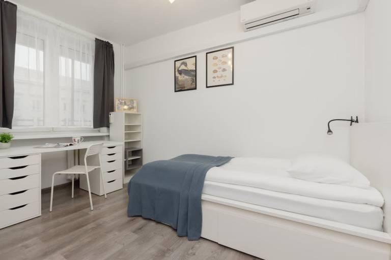 Krucza 41 43 Spacious Apartment Next to PKiN — photo 4