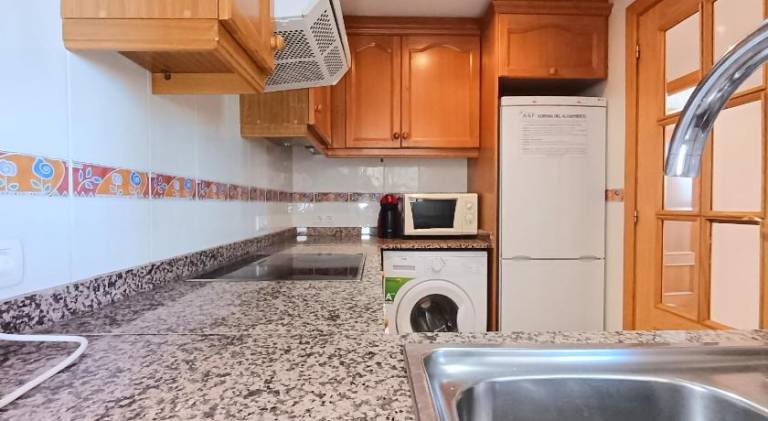 Fully equipped rental apartment with terrace, pool & yard | Beach nearby | Pet-friendly — photo 5