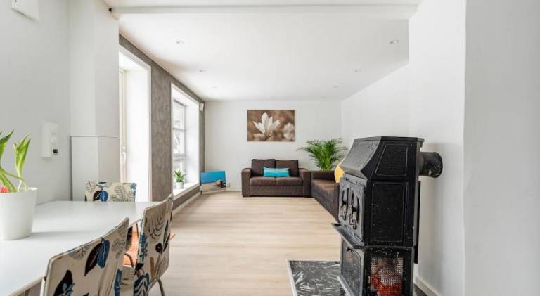 Bright family home — photo 2