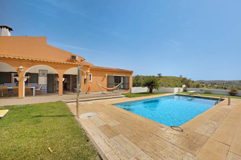 Fully equipped nice vacation home with yard, private pool & terrace | Mountain view | Dogs allowed — photo 3