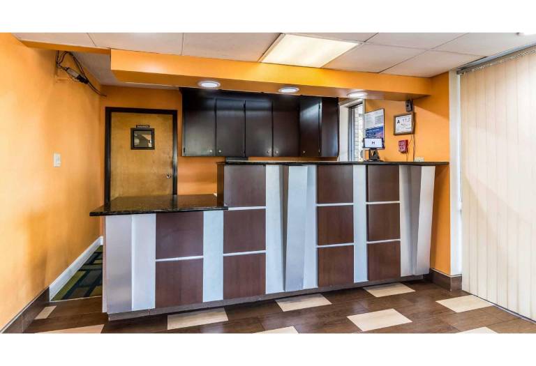 Motel 6 Kenly, NC — photo 5