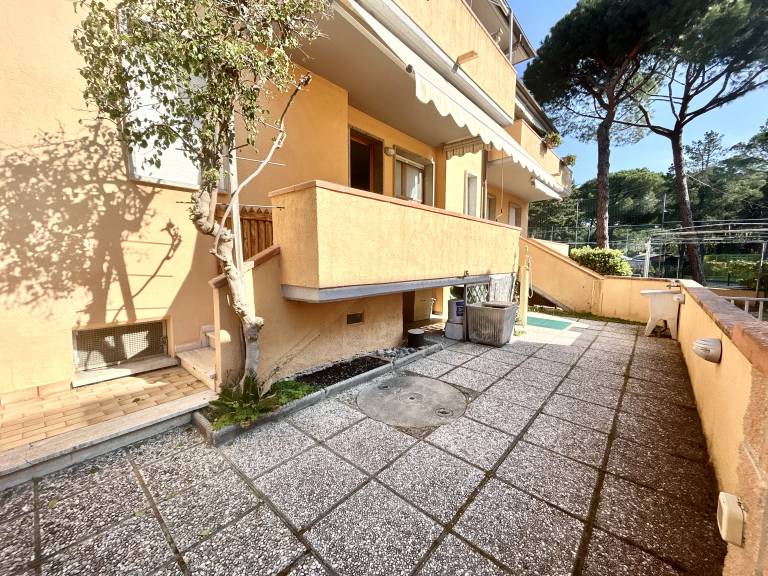 Children-friendly holiday apartment with terrace | Next to the beach | Dogs allowed — photo 3