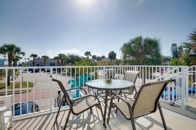 Walk to Ocean Dog Friendly Duplex in Cocoa Beach