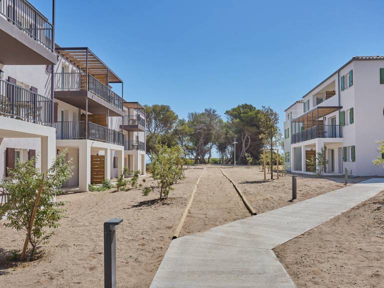 Holiday apartment with heated pool, terrace & yard — photo 4