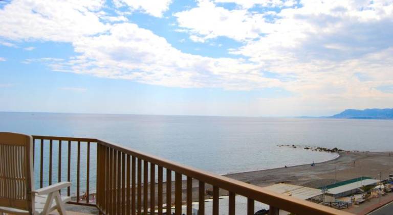 Holiday apartment with patio | Next to the beach | Pets are welcome — photo 2