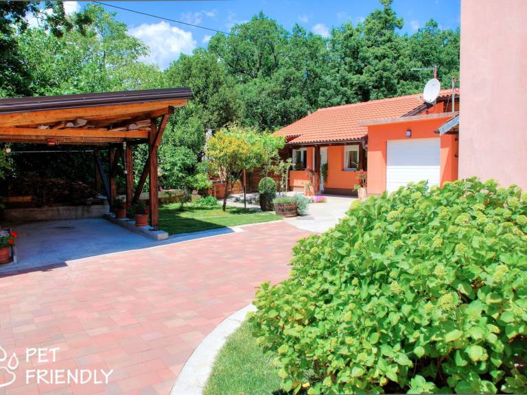 Fully equipped nice house with garden, grill & patio | Pets are welcome — photo 3