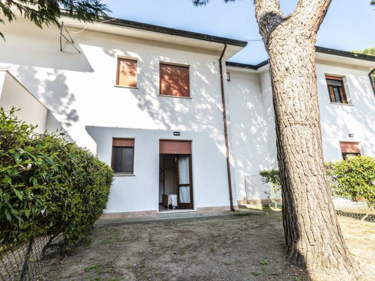 House with barbeque, terrace & garden — photo 5