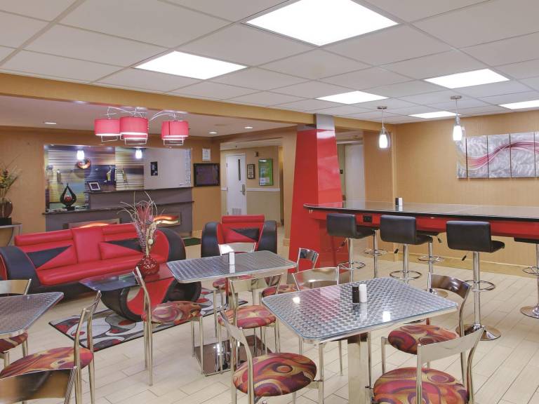 La Quinta Inn by Wyndham Roanoke Salem — photo 5