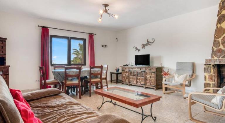 Charming villa with private pool & terrace | Pets are welcome — photo 2