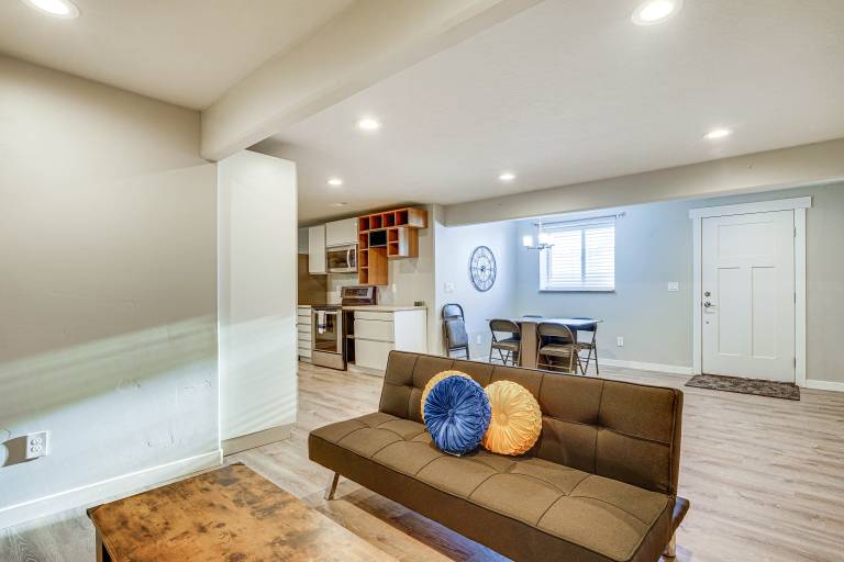 Apartment  Layton