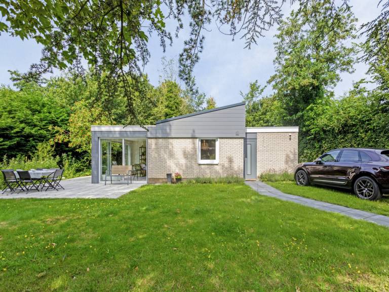 Beautiful vacation home with garden | Dogs allowed in Kamperland