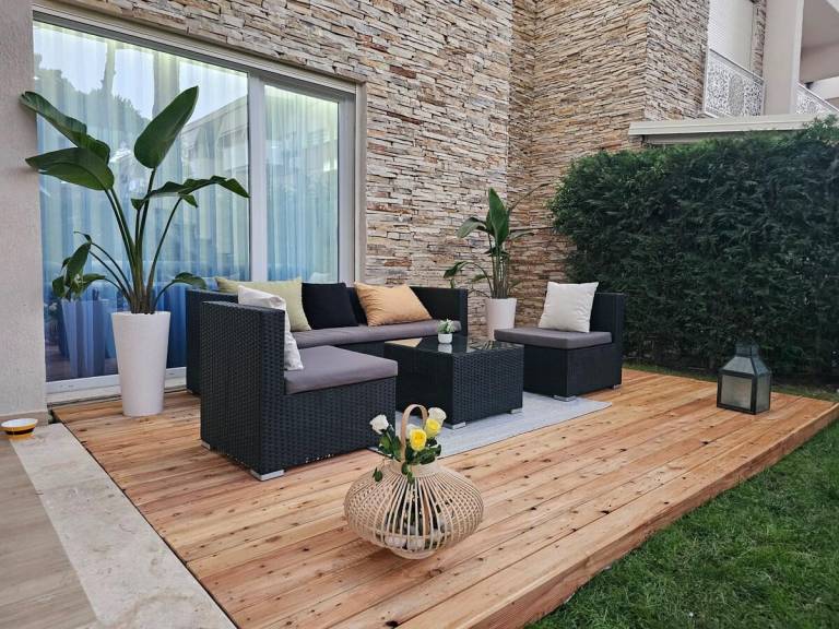 Villa with patio, garden & pool — photo 4
