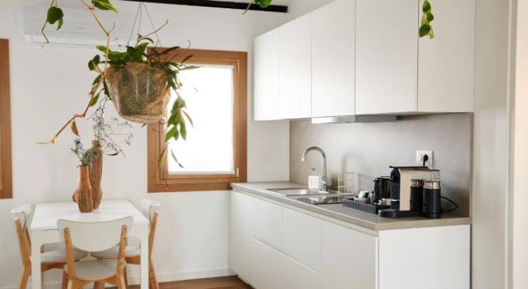 Rental apartment with patio | Pet-friendly — photo 2