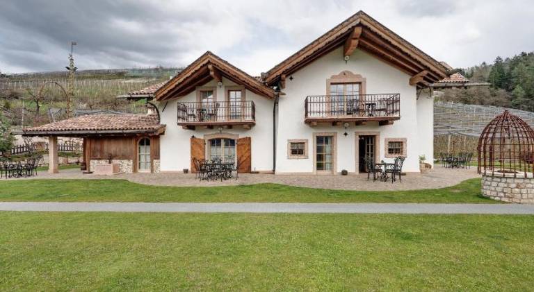 Pleasant farm with garden & barbecue | Pet-friendly in Predaia