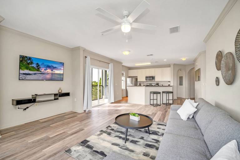 Modern Pet-Friendly 2BR Condo 6 mins from Disney — photo 3