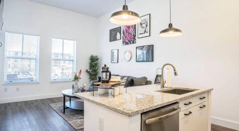 Apartment with pool in Atlanta, GA