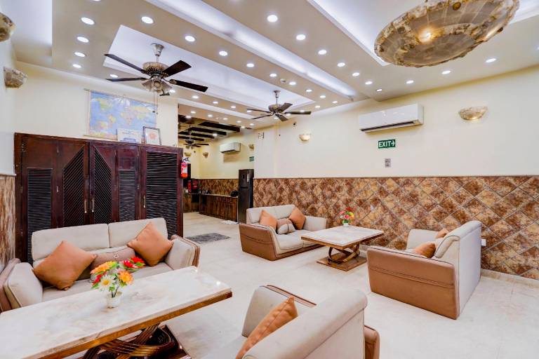 Staybook Hotel Atlanta New Delhi Train Station — photo 4
