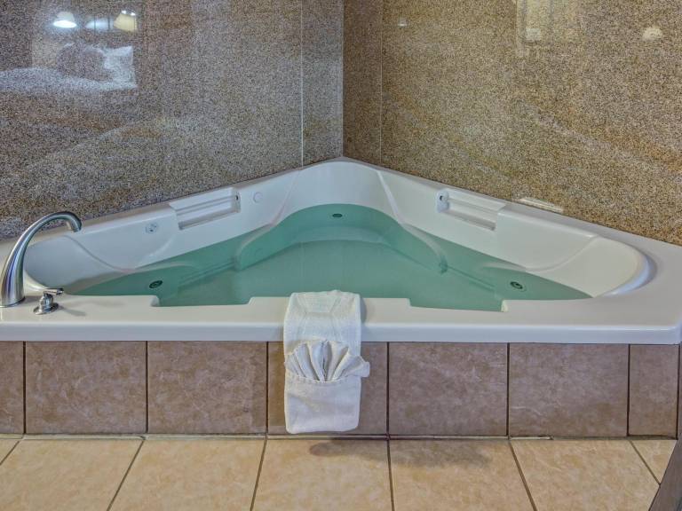 Hampton Inn & Suites Corsicana — photo 4