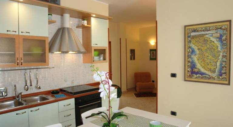 Holiday apartment with 3 rooms for 6 persons — photo 2