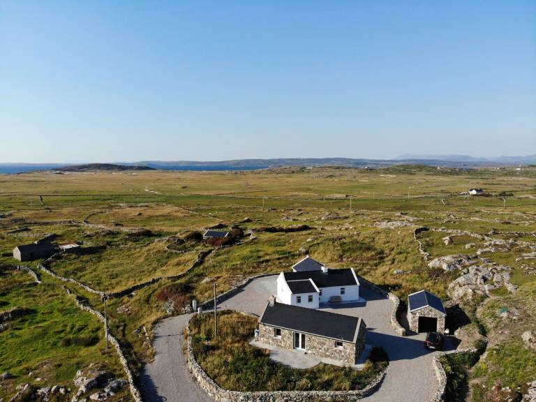 House Emlagharan
